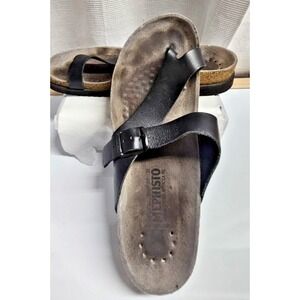 Mephisto woman Helen black leather big toe thong sandals Sz 40/US10‎